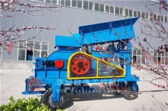 時(shí)產(chǎn)量200噸以上移動(dòng)對輥制砂機(jī)廠家怎么選擇