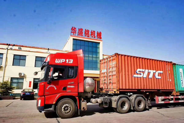 4PG0404四輥破碎機(jī)包裝發(fā)往青島港,出口埃及