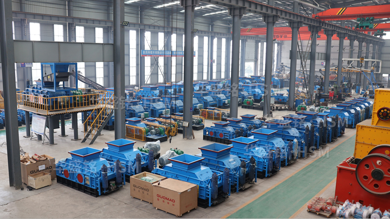 花崗巖液壓對輥破碎機多少錢？有沒有好的廠家推薦？